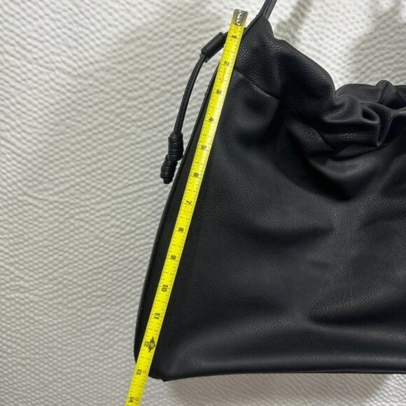 Universal Thread- Drawstring Closure Shoulder Bag HoBo winter basics - Picture 14 of 14